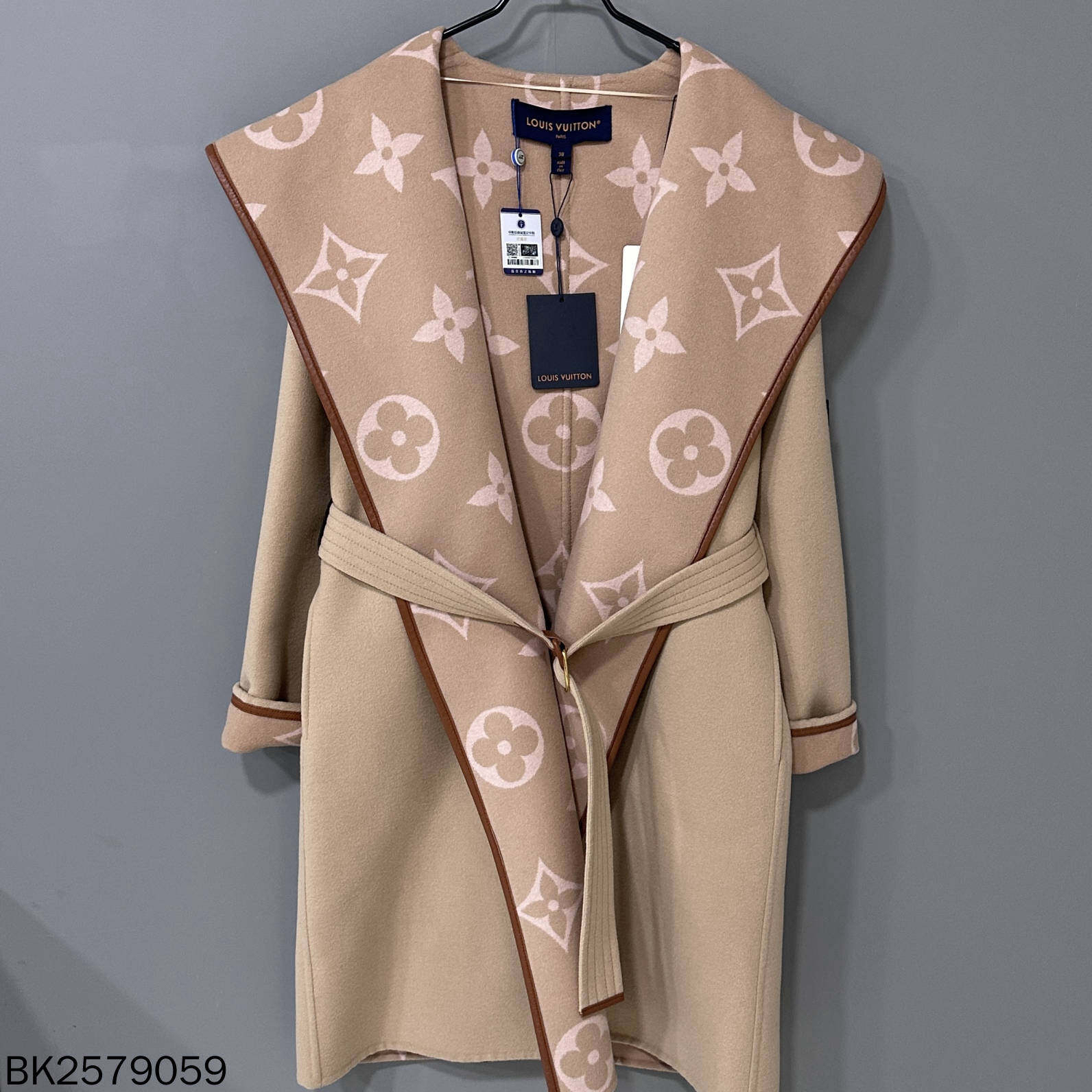 未使用 LouisVuitton/路易威登 裸粉色浴袍大衣/38 码/79059