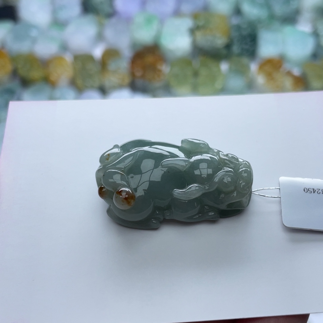 翡翠颈饰未镶嵌貔貅