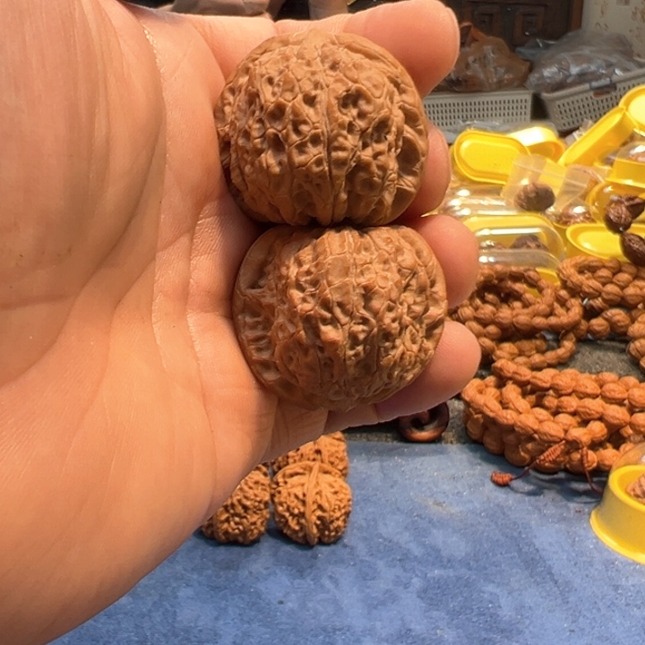 文玩核桃把件血麒麟