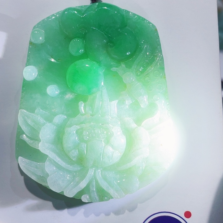 翡翠未镶嵌颈饰缅甸翡翠A货吊坠