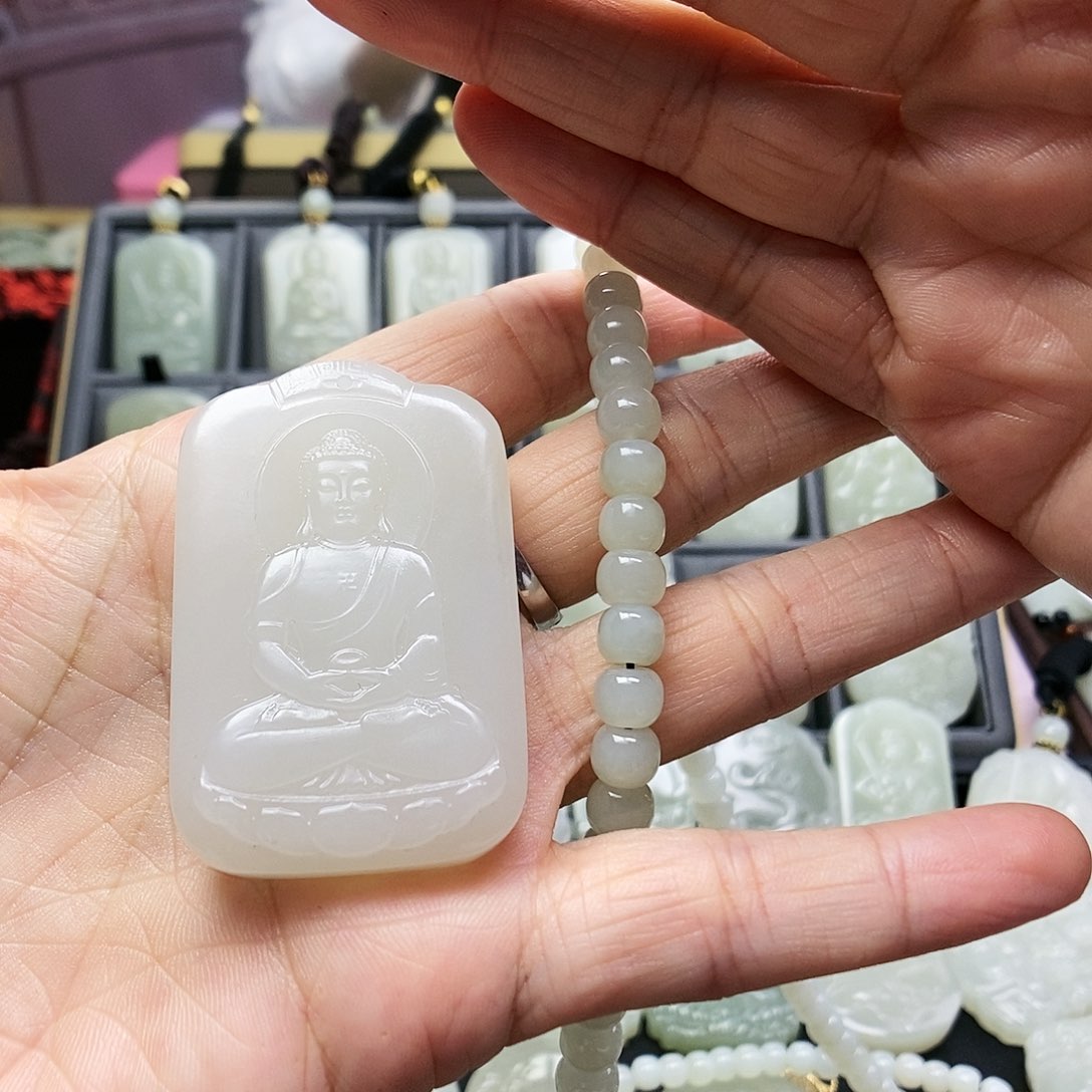 和田玉颈饰未镶嵌Y****8