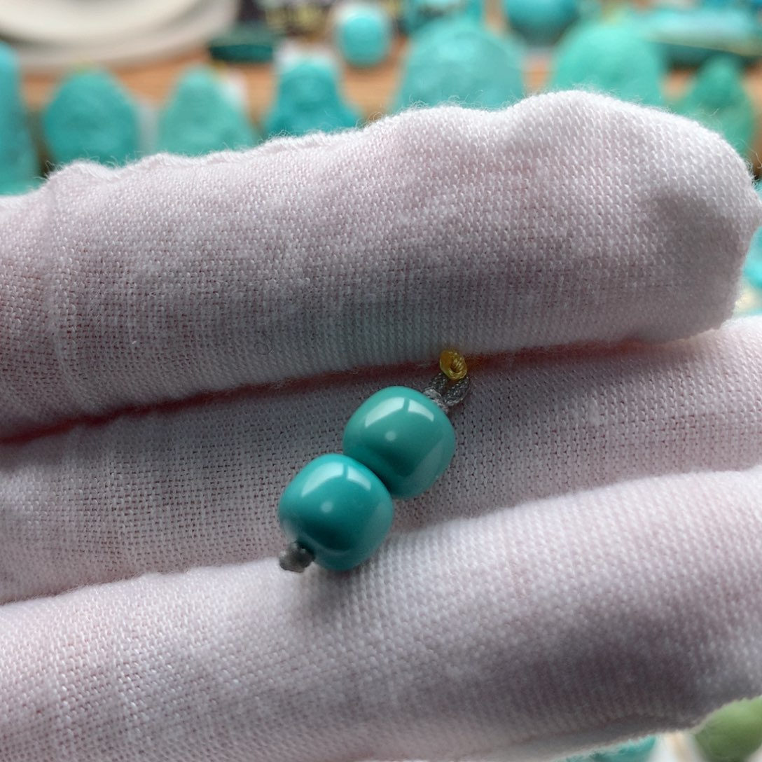 绿松石颈饰未镶嵌