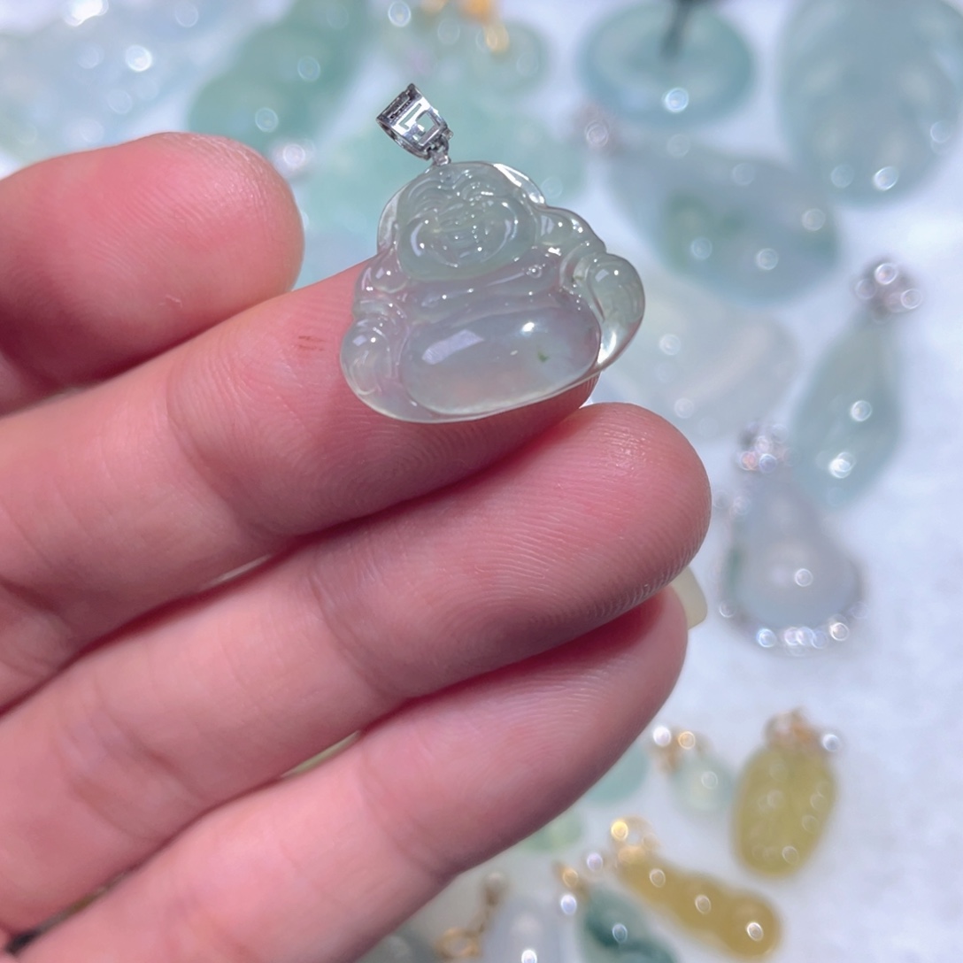 翡翠18K金镶嵌颈饰翡翠