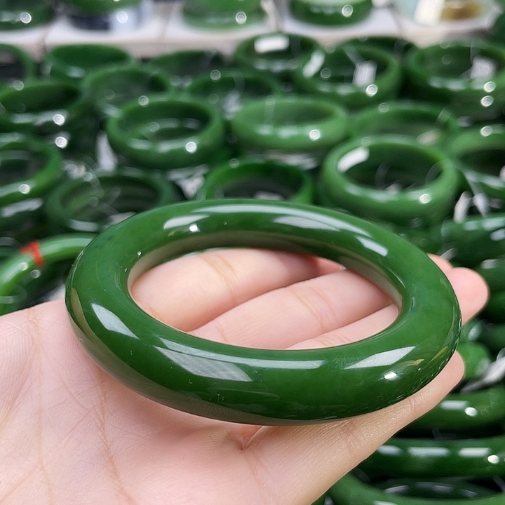 未镶嵌手镯和田玉（碧玉）