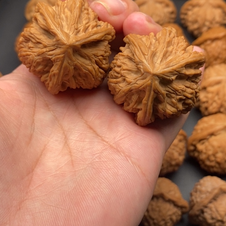 文玩核桃吊坠一*三棱39