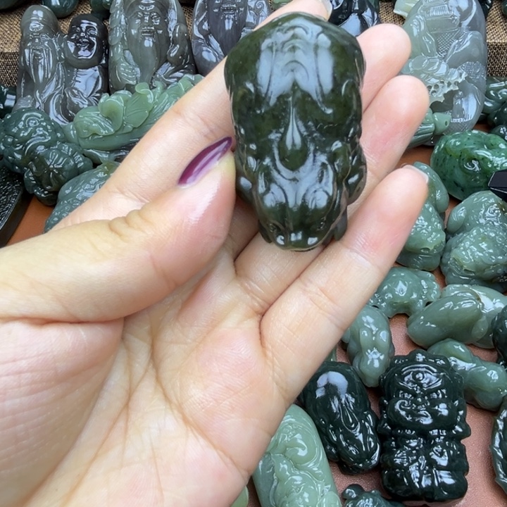 和田玉未镶嵌挂件