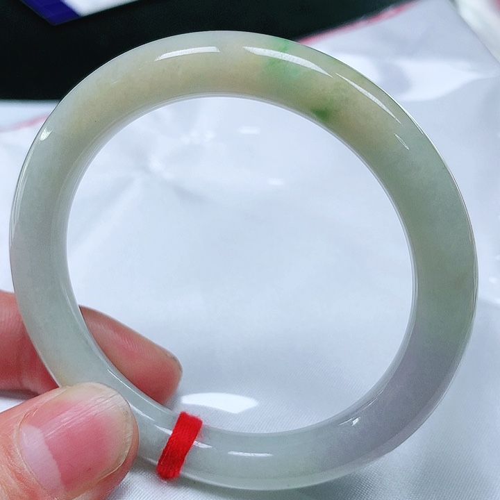 翡翠手镯未镶嵌翡翠手镯未镶嵌