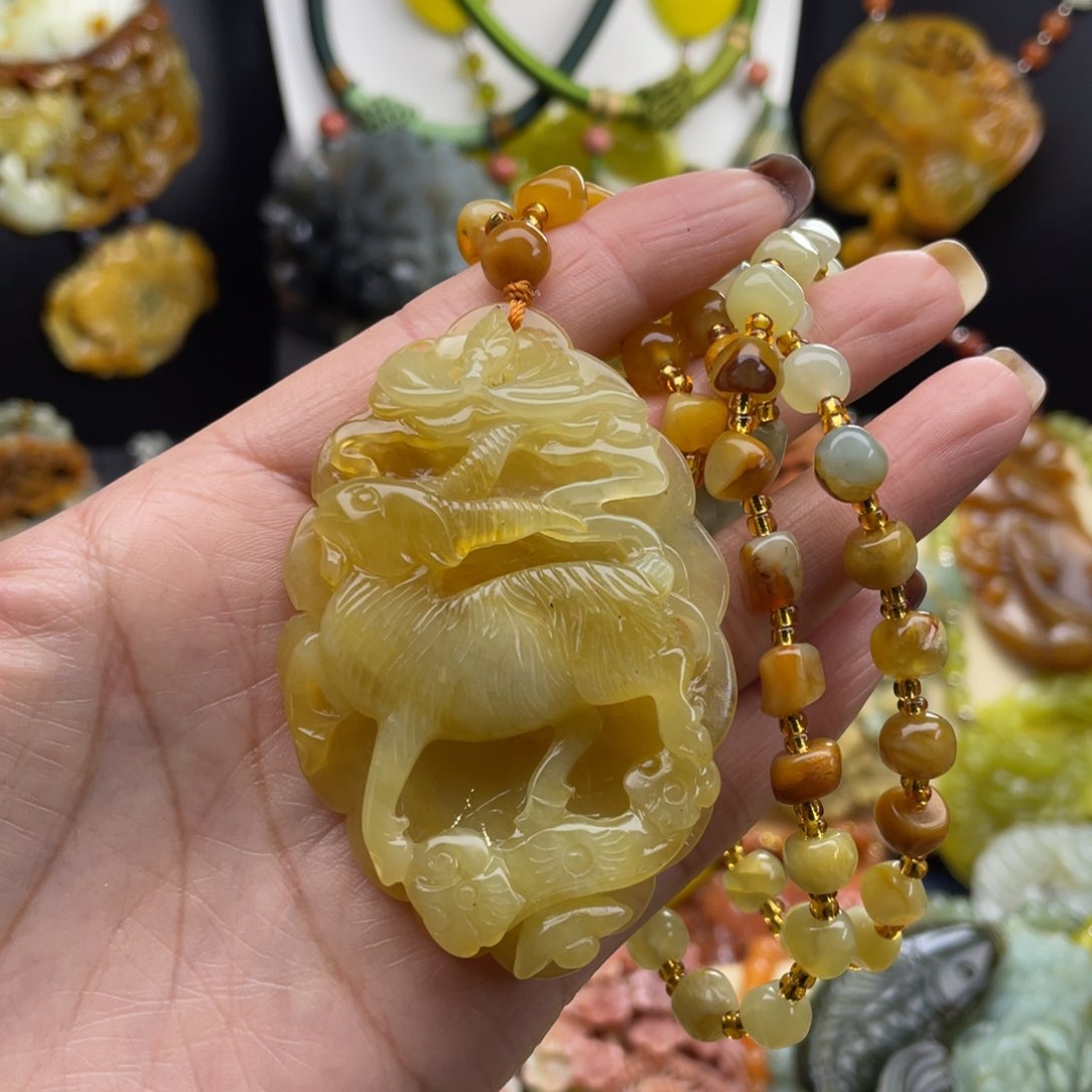 未镶嵌蛇纹石玉颈饰