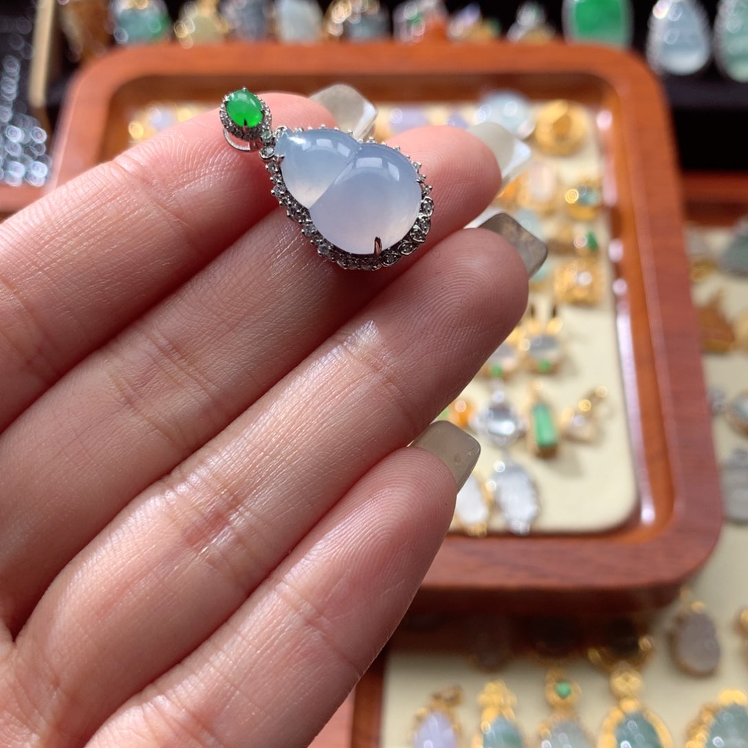 翡翠颈饰18K金镶嵌西*y翡翠