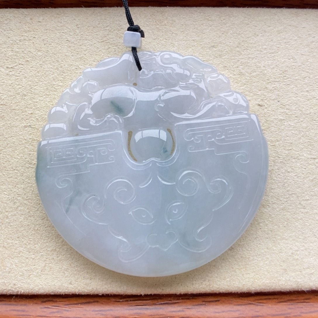 翡翠未镶嵌颈饰吊坠