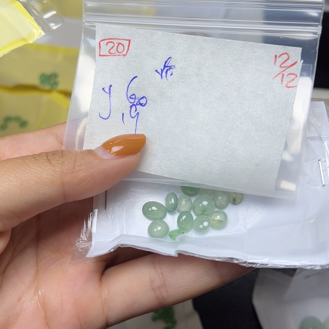 定制翡翠未镶嵌翡翠