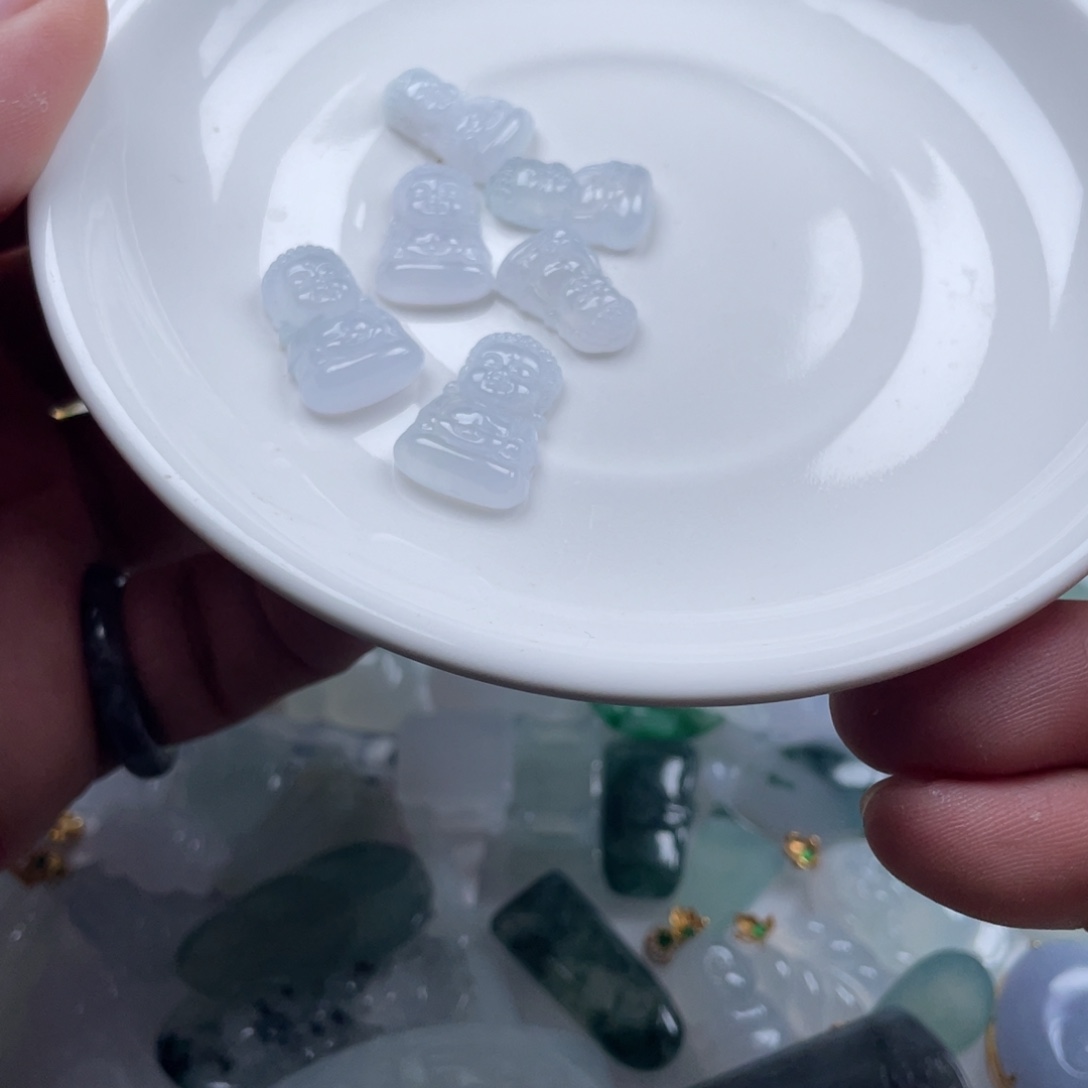 翡翠未镶嵌颈饰翡翠高冰宝宝佛