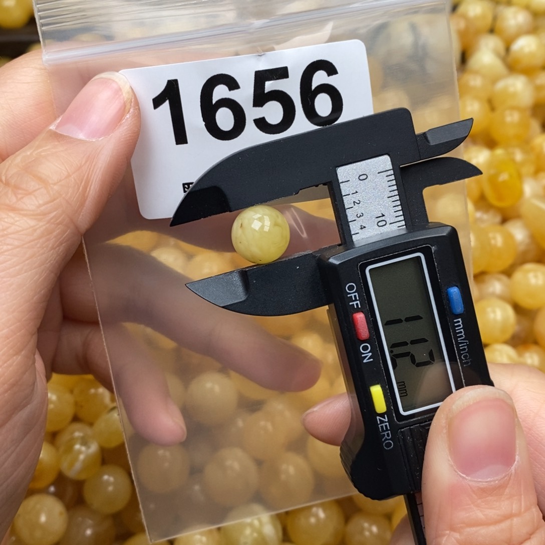 蜜蜡珠宝奇石未镶嵌