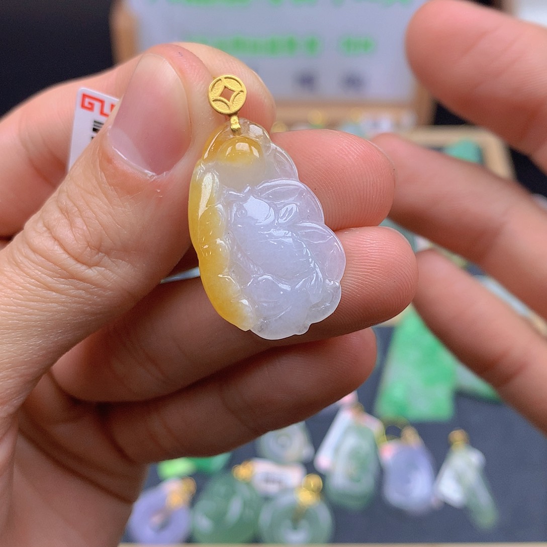 翡翠颈饰18K金镶嵌翡翠