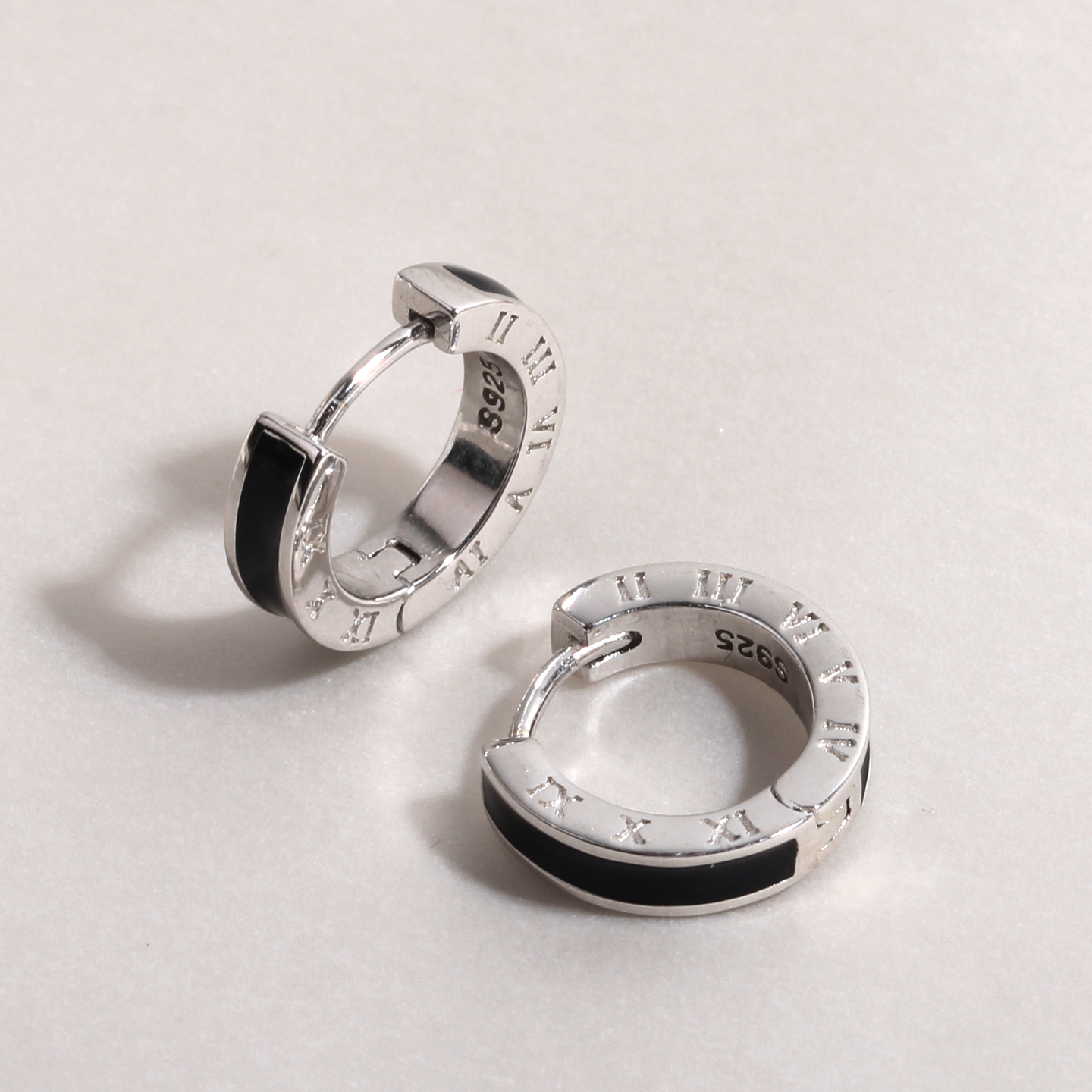 925银耳饰 黑色釉彩耳环女 罗马数字耳圈中性潮酷耳饰ins风日常