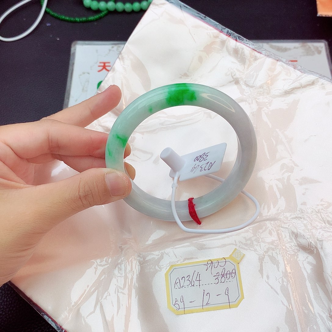 翡翠未镶嵌手镯翡翠