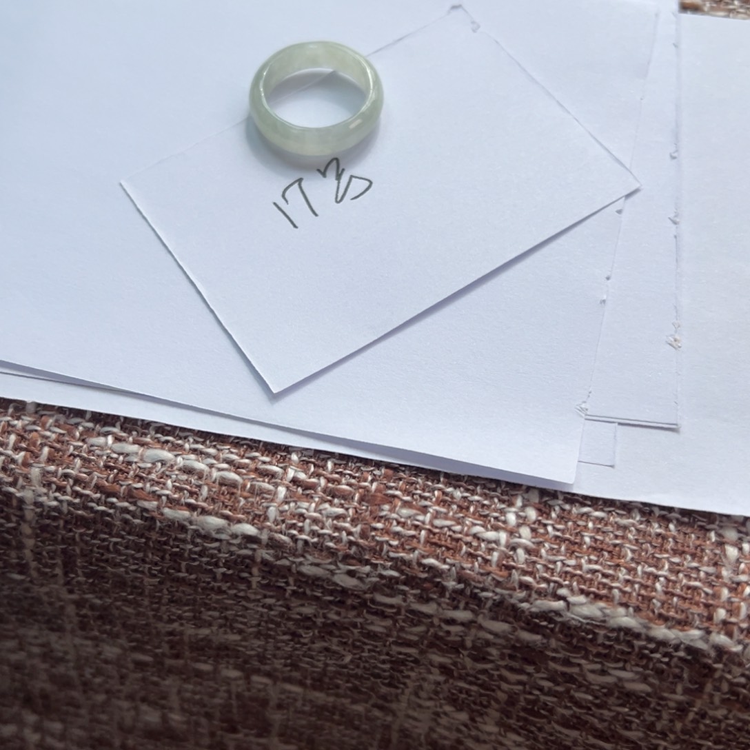 翡翠手镯未镶嵌戒指