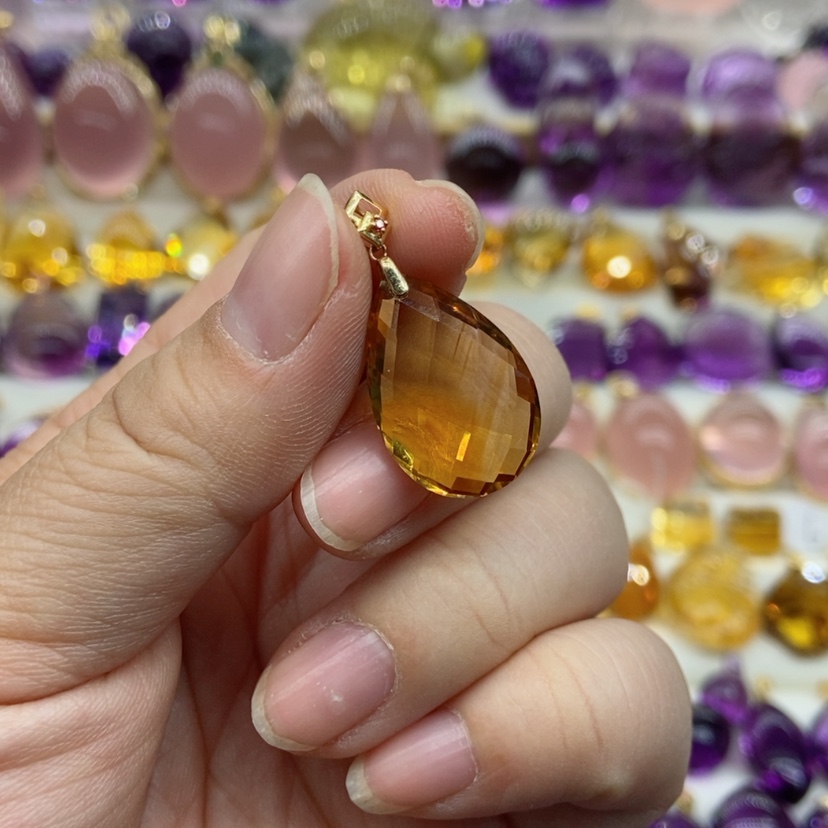 【闪购商品】水晶水晶吊坠18K金镶嵌