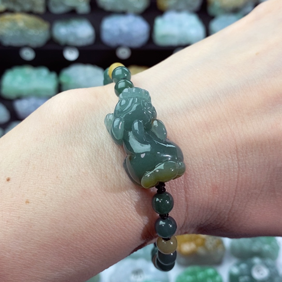 翡翠颈饰未镶嵌天然