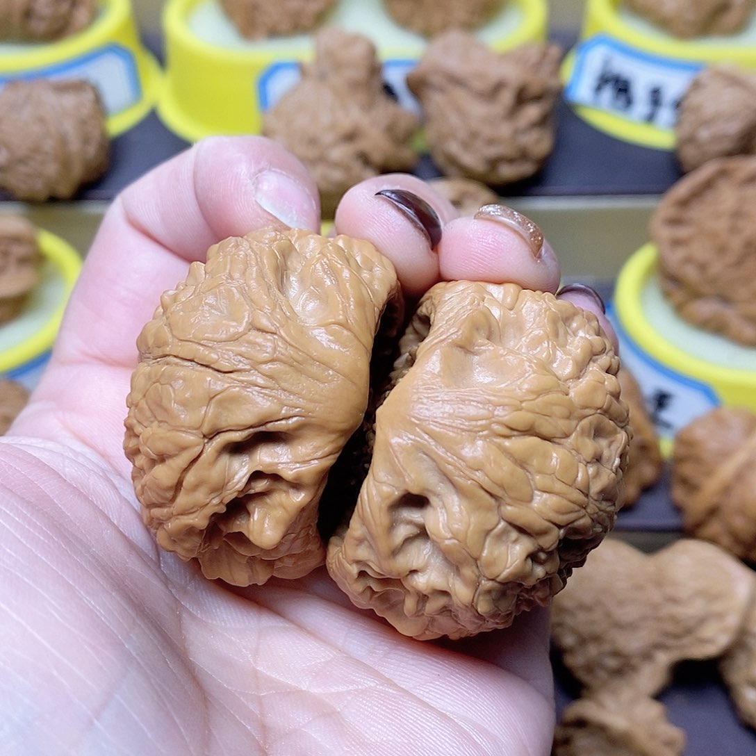 文玩核桃吊坠聚宝盆