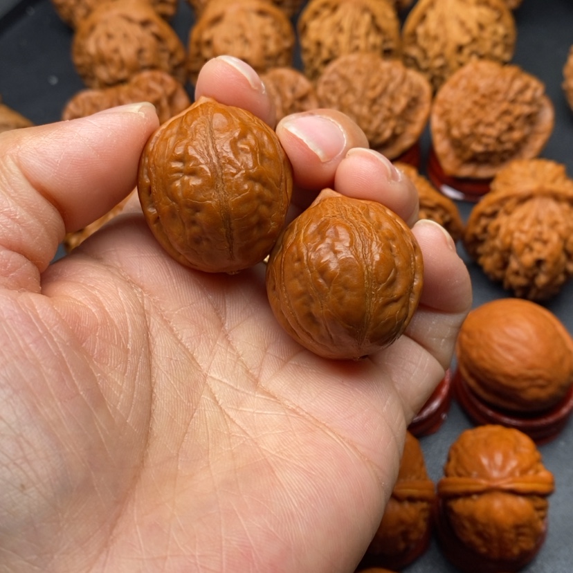 【闪购商品】文玩核桃把件蛇皮球