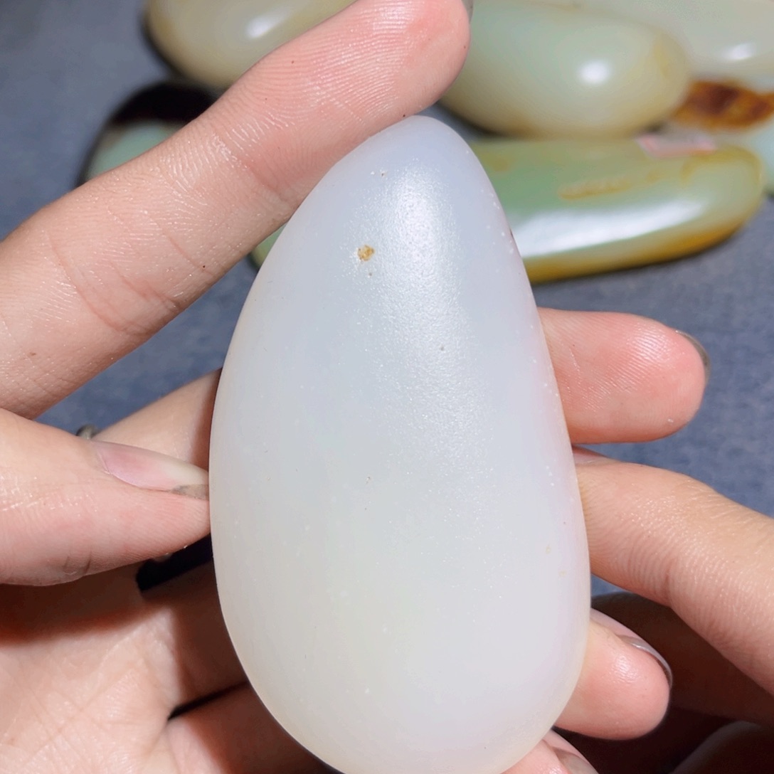 蒋***平和田玉未镶嵌珠宝奇石