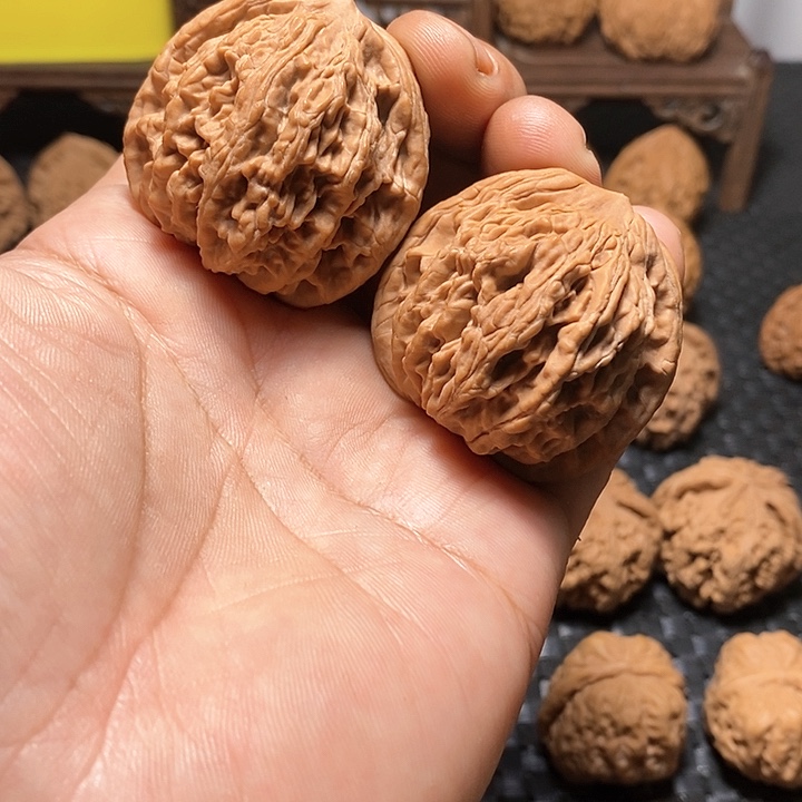 文玩核桃吊坠没**字43尺，全品麦穗虎头