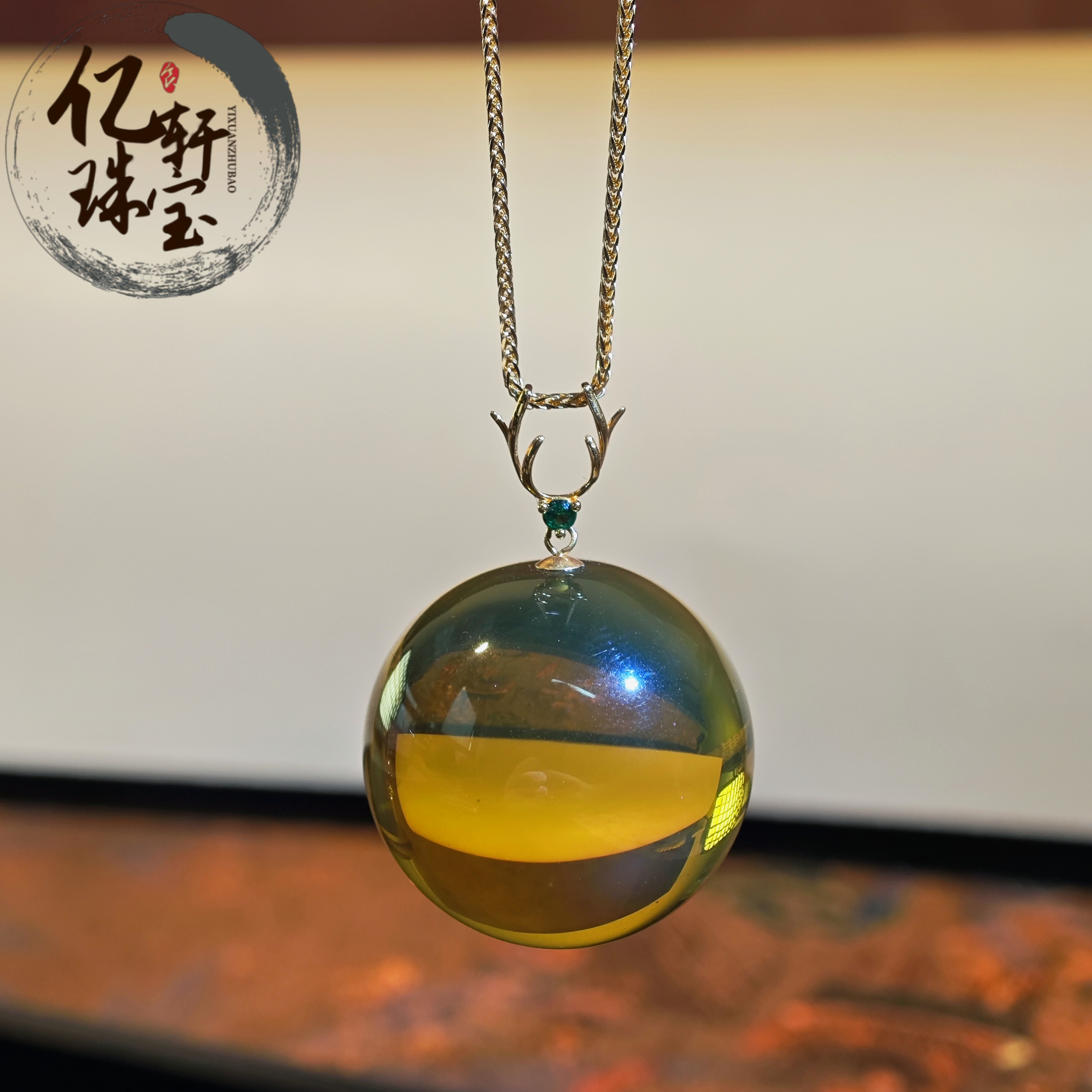 【亿轩珠宝】BZ042507墨西哥蓝珀圆珠18k金镶嵌吊坠24mm+