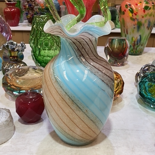 琉璃花瓶高28厘米口径9厘米