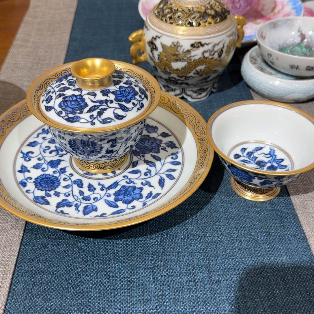 玩**人缠枝三件套福利价手工手绘