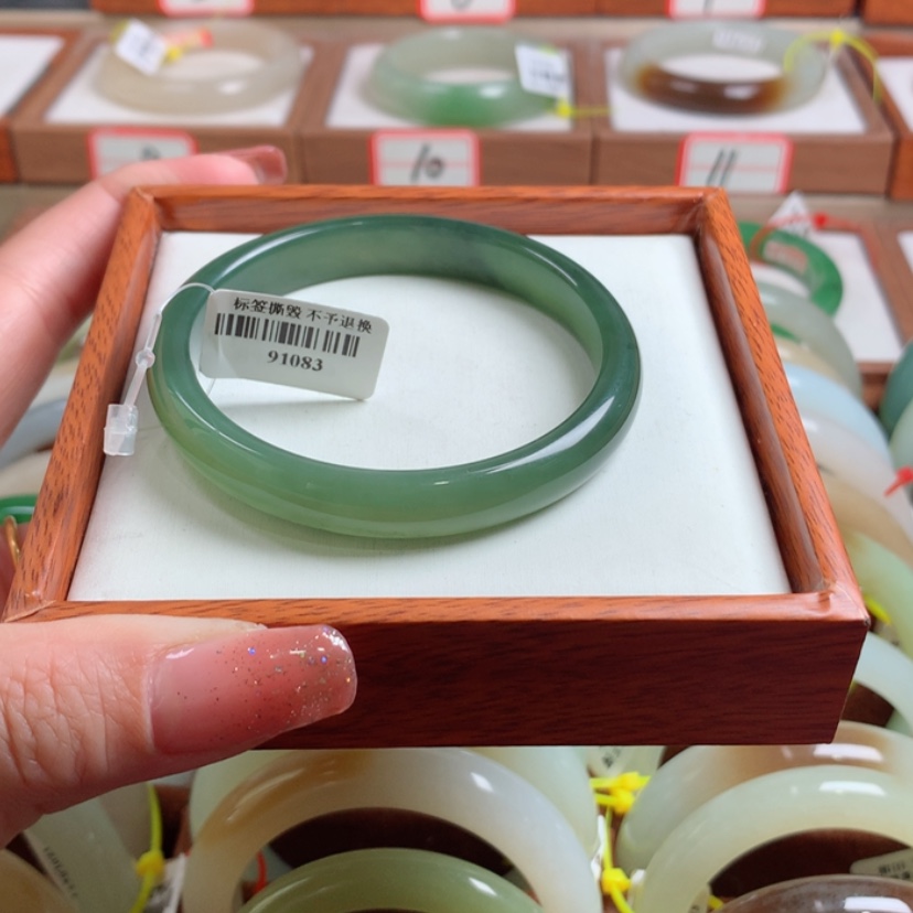 【闪购商品】和田玉手镯未镶嵌57.7