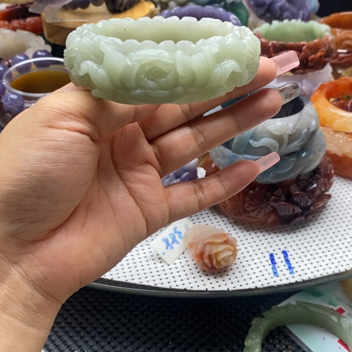 石英质玉手镯未镶嵌