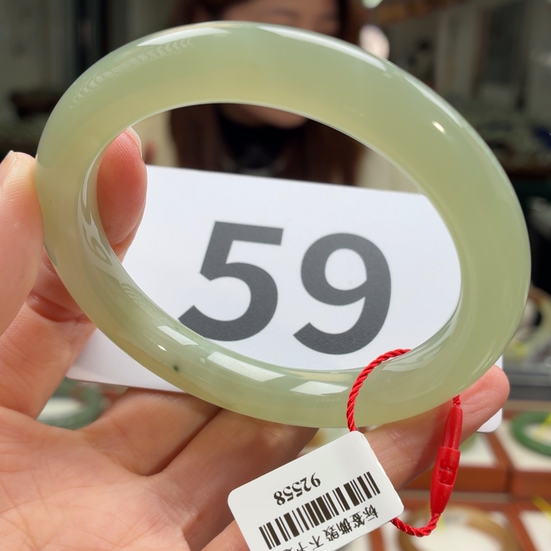 和田玉未镶嵌手镯纹