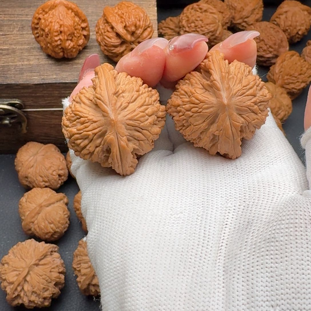 文玩核桃把件39至尊虎头7 4650