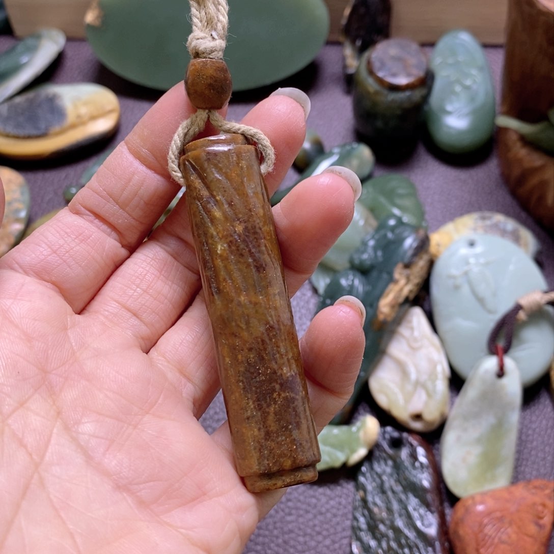 岫岩河磨玉（透闪石质玉）挂件未镶嵌
