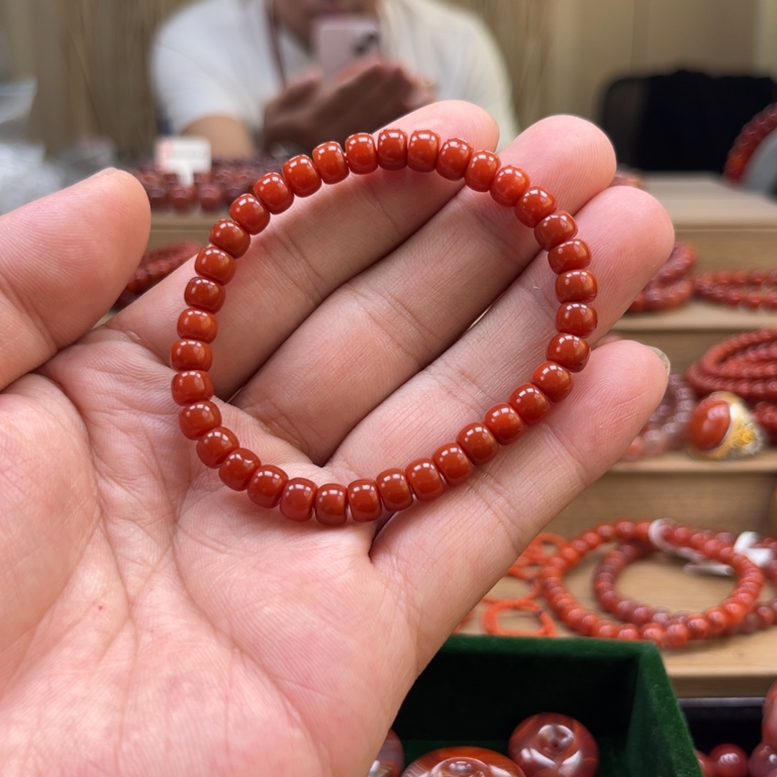 用***3南红玛瑙未镶嵌手链