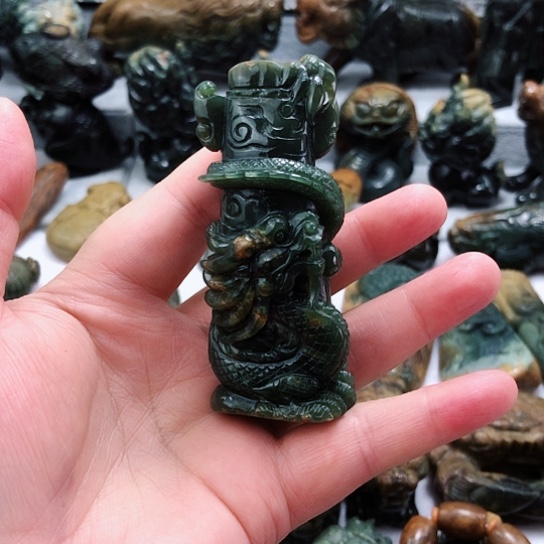 岫岩河磨玉（透闪石质玉）未镶嵌把件峰***》