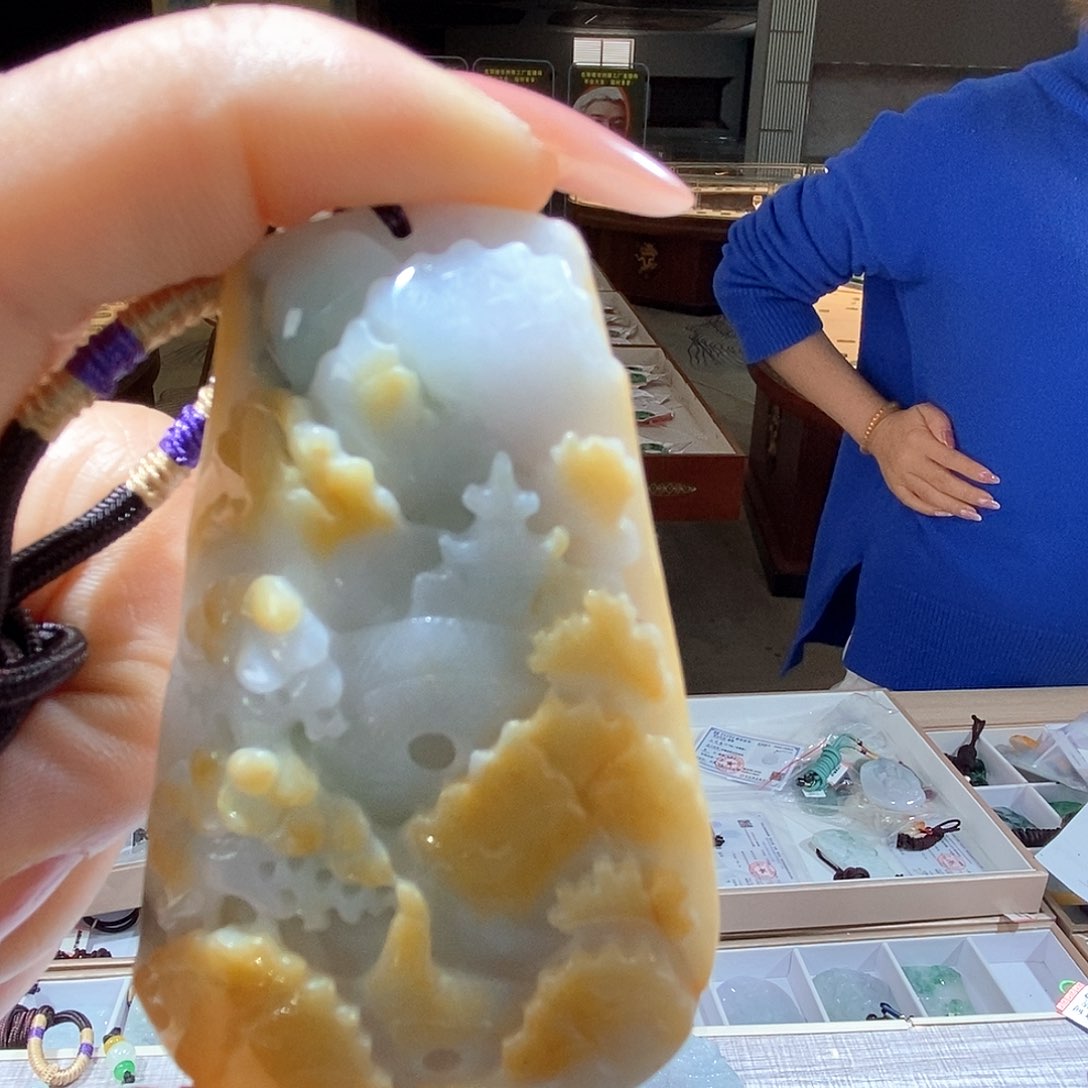 翡翠颈饰未镶嵌一个