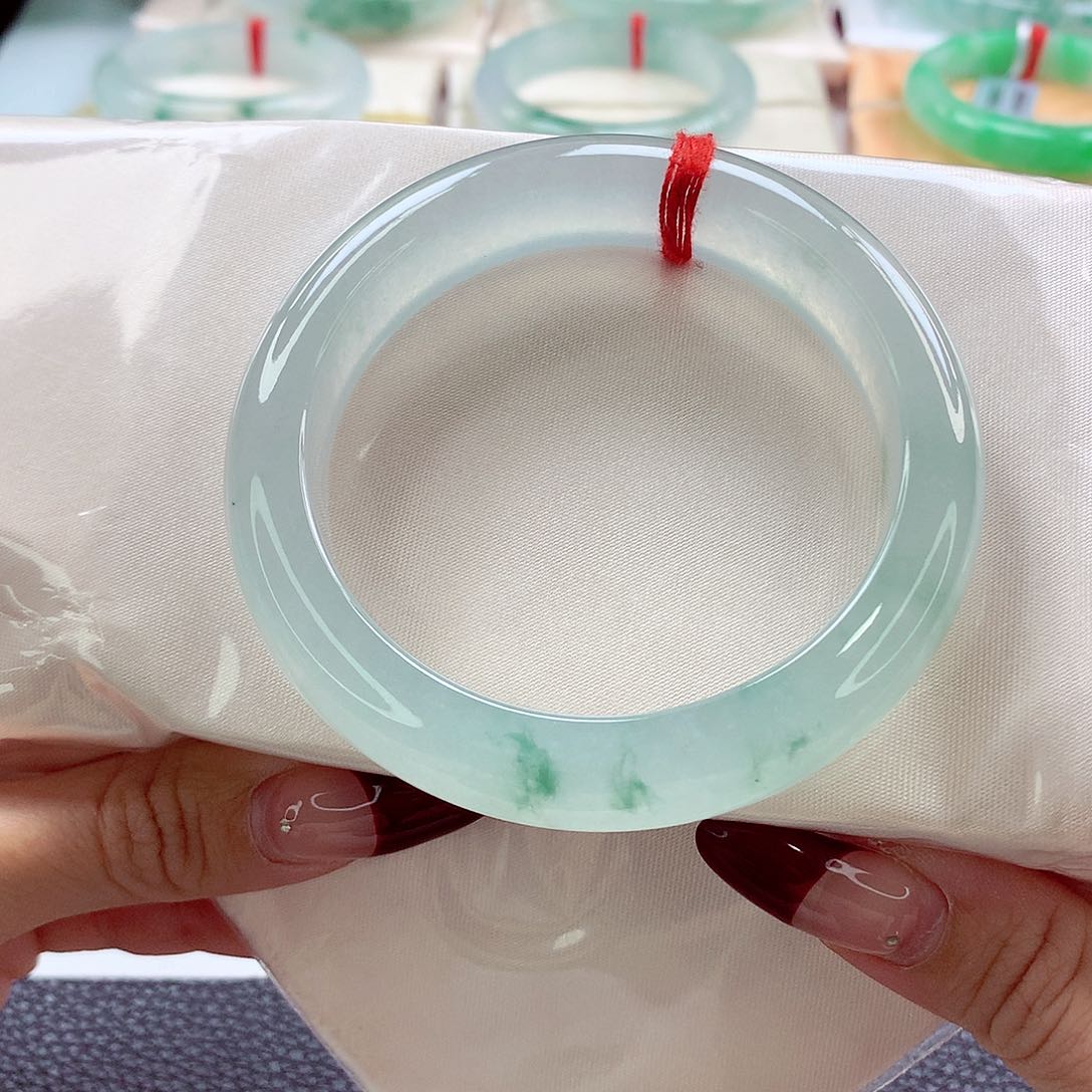 翡翠手镯未镶嵌56.6 清透绝美种水毕业 灵