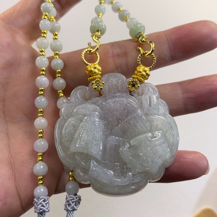 翡翠吊坠(赠链)未镶嵌代编织