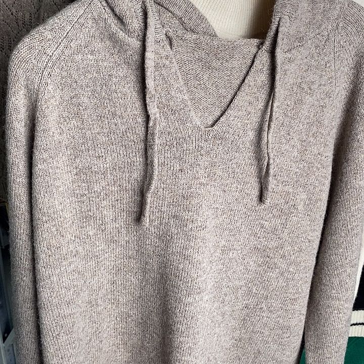 100%美丽诺羊毛加厚帽衫颜色随机