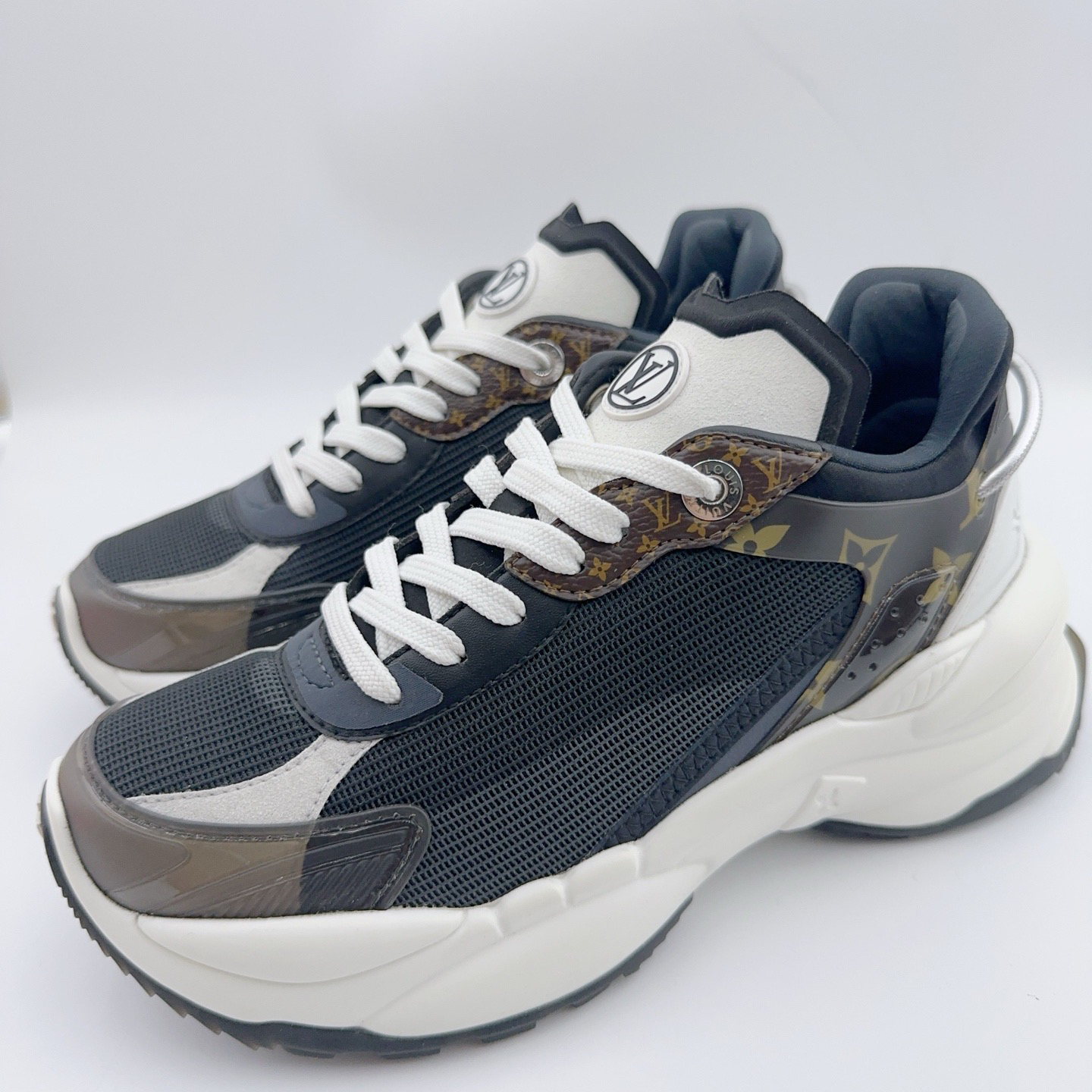 99新 LouisVuitton/路易威登 36.5码/经典黑棕run55跑步鞋/01323