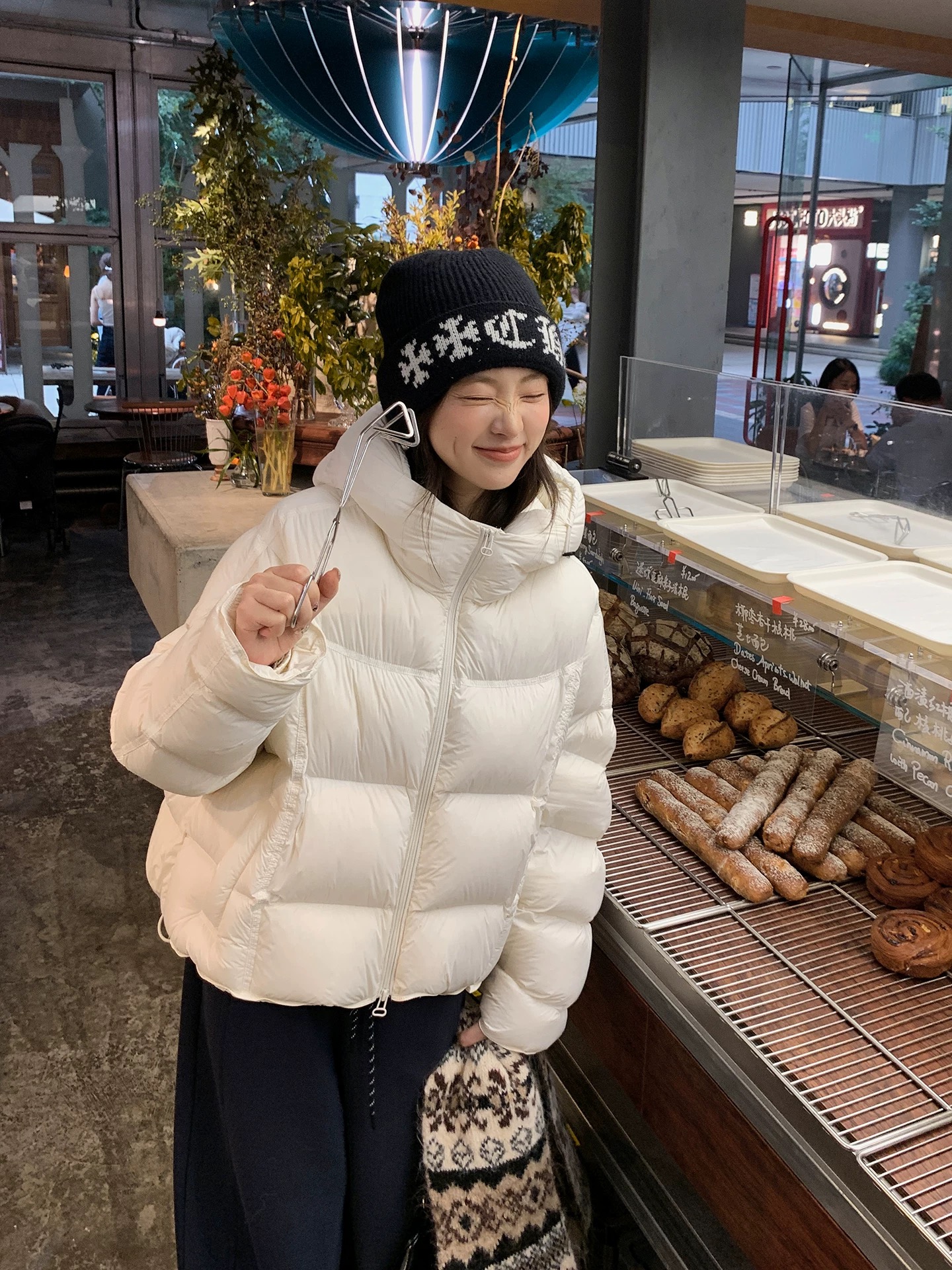 90白鸭绒云朵泡芙羽绒服女款冬季2025新款超好看短款小个子面包服