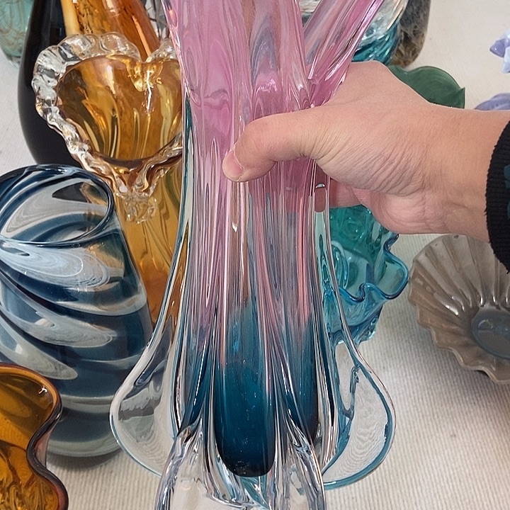 欣***宝金红粉琉璃材料花瓶