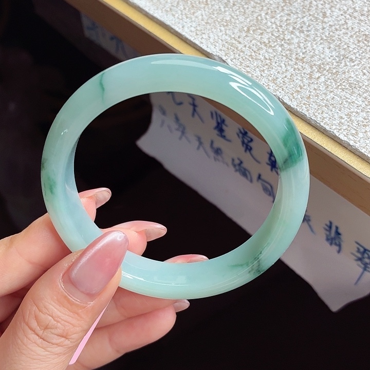 翡翠未镶嵌手镯手镯