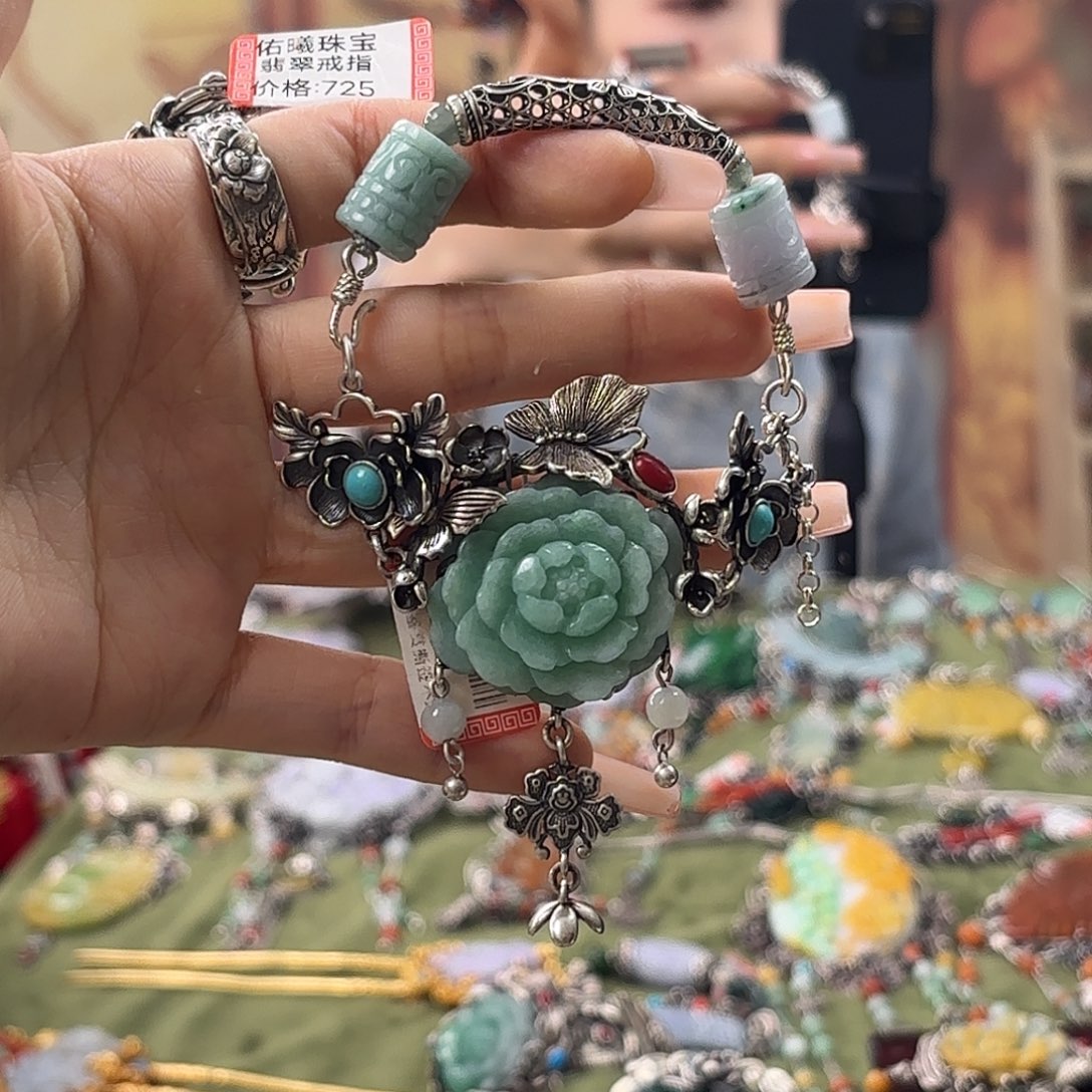 翡翠颈饰银S925镶嵌翡翠