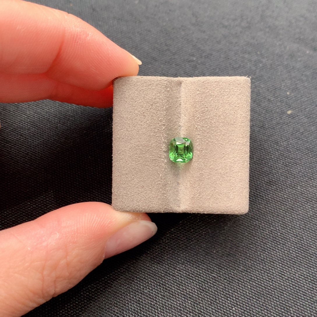 珠宝半成品未镶嵌绿色碧玺1.04ct