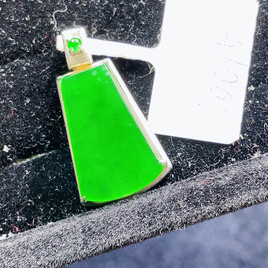 翡翠颈饰未镶嵌56，