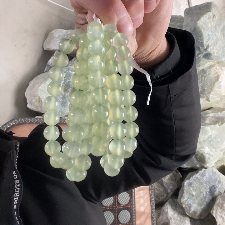 蛇纹石玉未镶嵌珠宝奇石