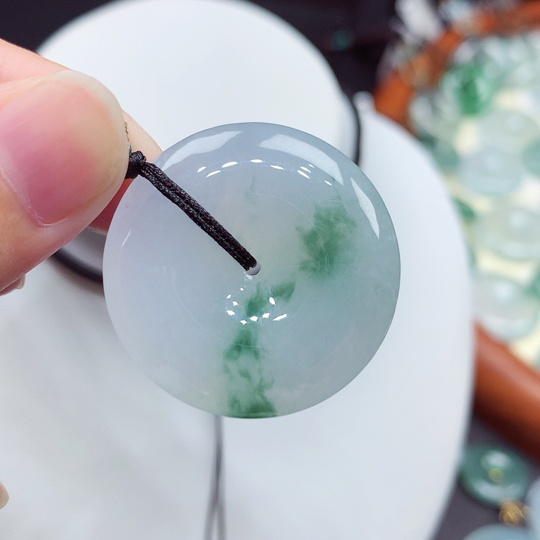 翡翠未镶嵌颈饰编号11，305/5.8